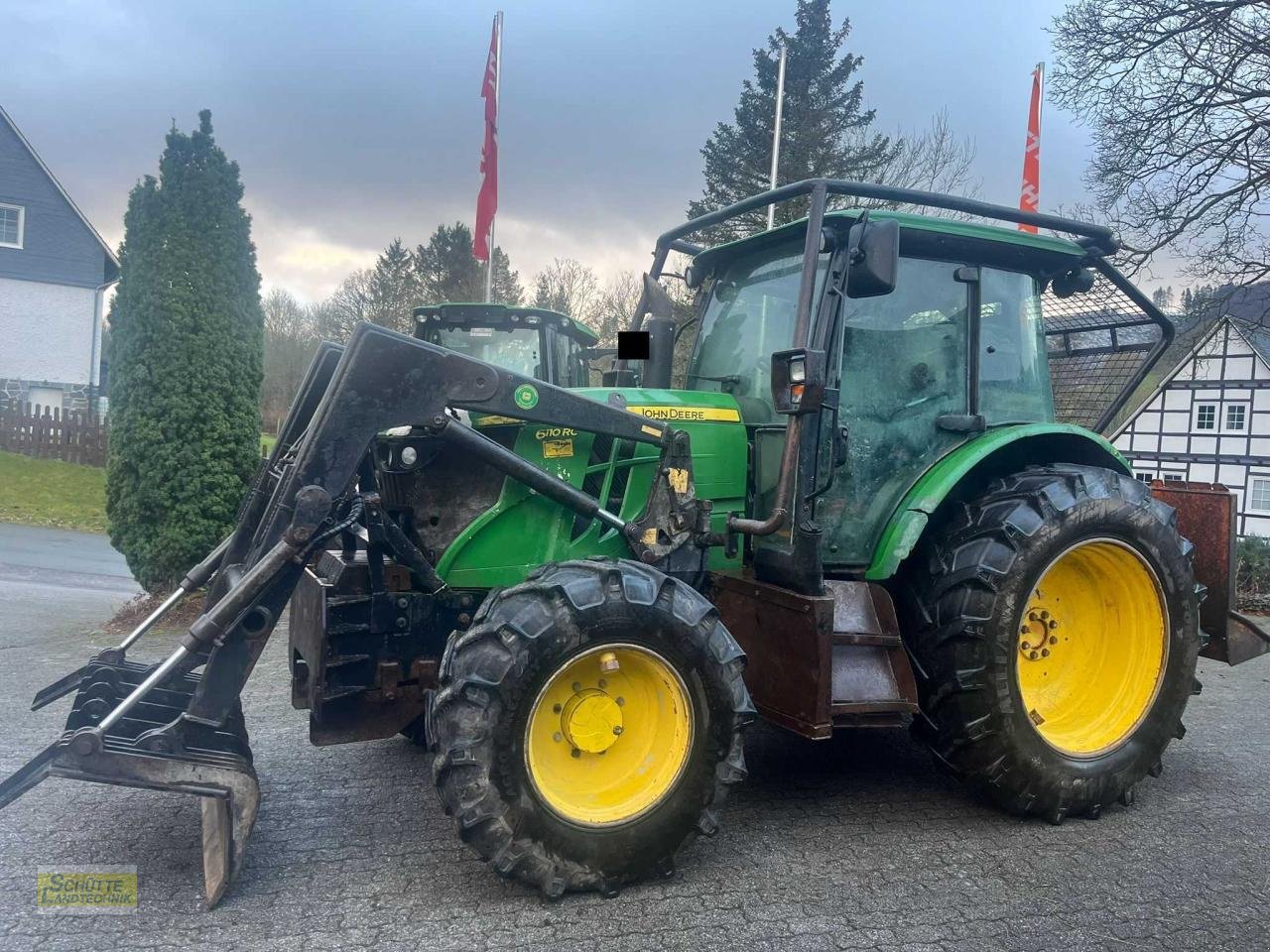 Forstschlepper tip John Deere 6110 RC Forsttraktor, Gebrauchtmaschine in Marsberg-Giershagen (Poză 1)