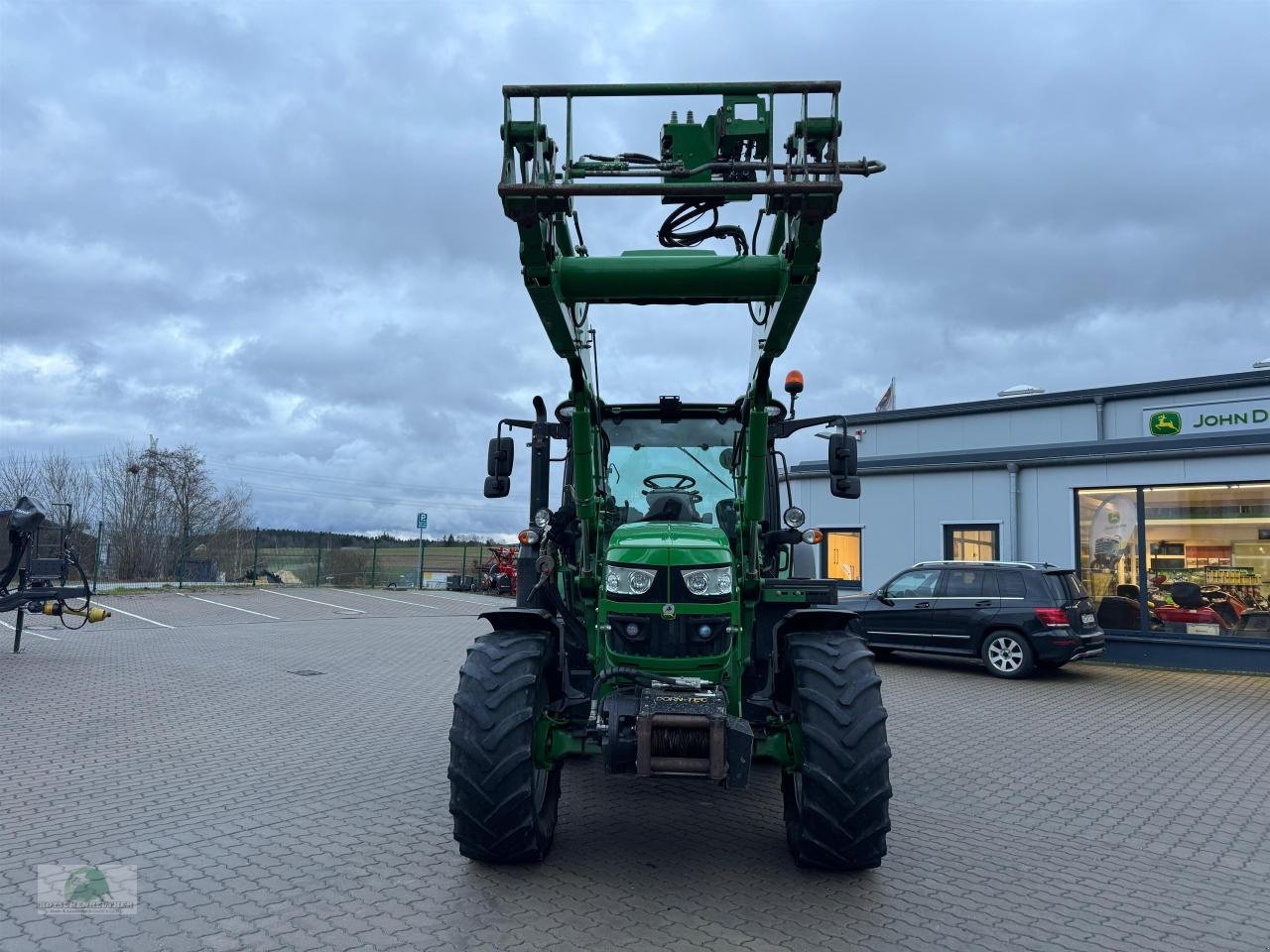 Forstschlepper van het type John Deere 6120R Forstausrüstung, Gebrauchtmaschine in Münchberg (Foto 2)