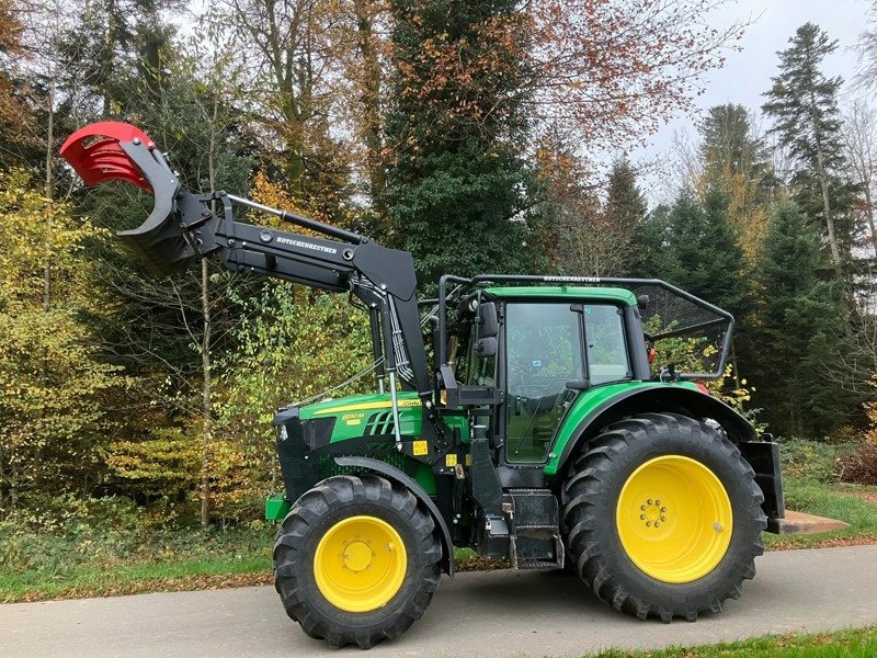 Forstschlepper des Typs John Deere 6130M mit Forstausrüstung Kotschenreuther, Gebrauchtmaschine in Schwarzhäusern (Bild 2)