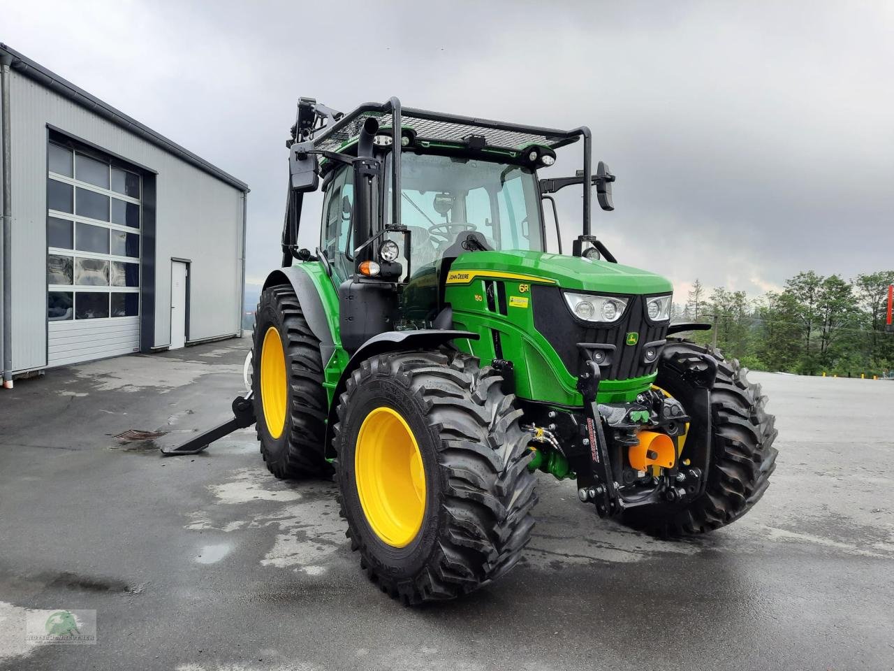 Forstschlepper of the type John Deere 6R 150 mit Ladekran, Neumaschine in Triebes (Picture 3)