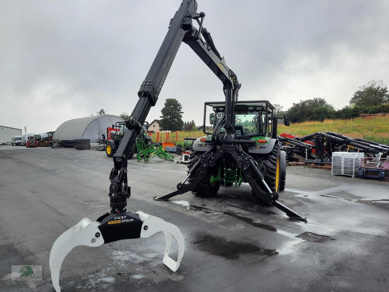 Forstschlepper of the type John Deere 6R 150 mit Ladekran, Neumaschine in Triebes (Picture 5)