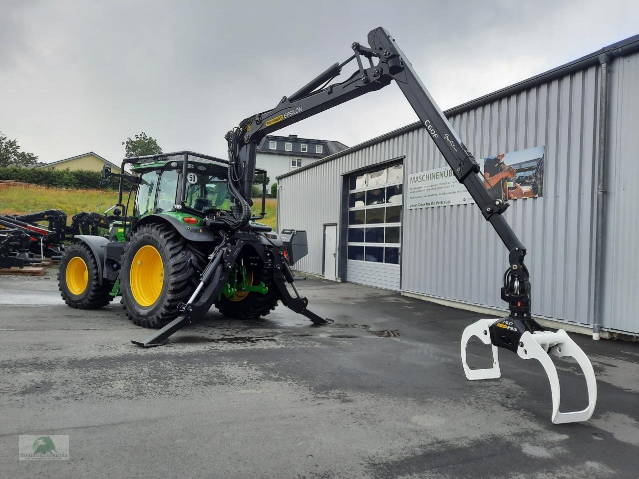 Forstschlepper Türe ait John Deere 6R 150 mit Ladekran, Neumaschine içinde Triebes (resim 7)