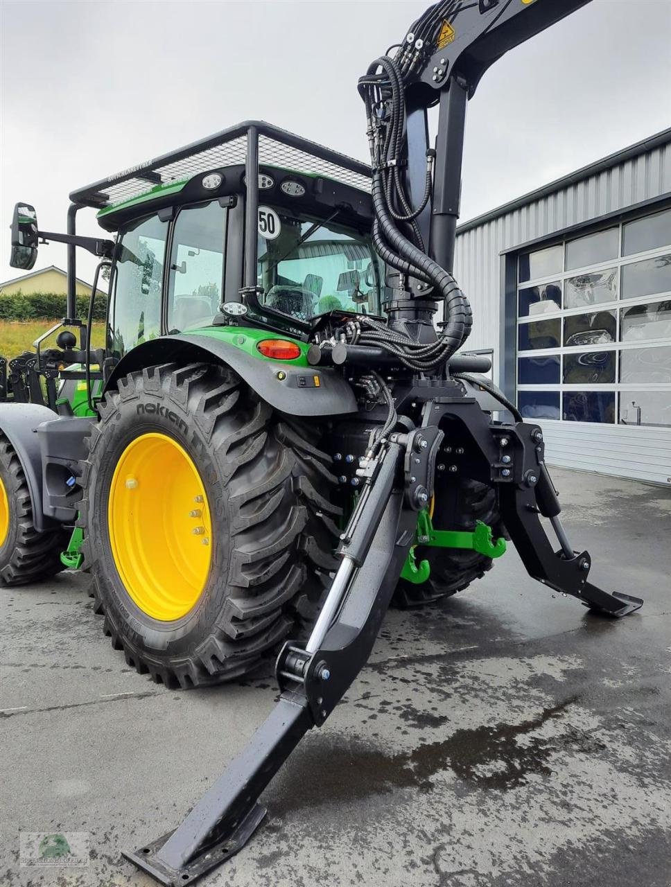 Forstschlepper tipa John Deere 6R 150 mit Ladekran, Neumaschine u Münchberg (Slika 10)