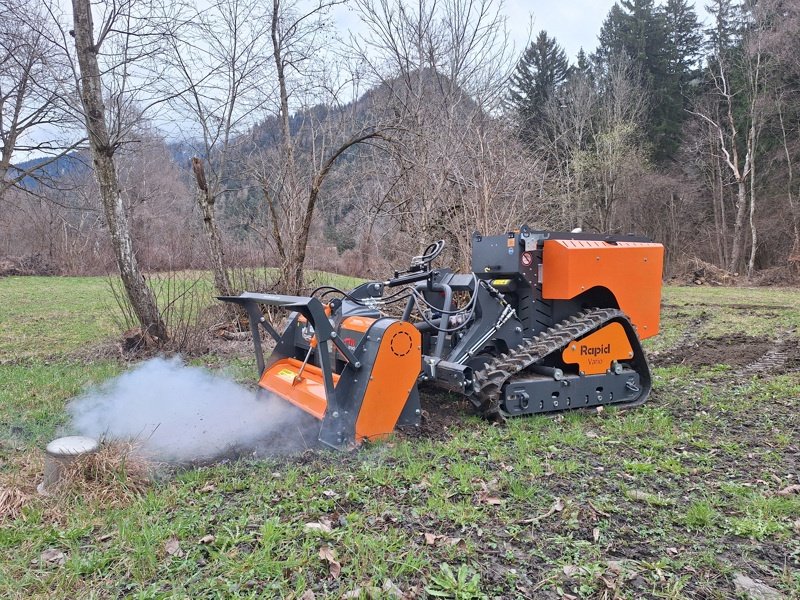 Forstschlepper van het type Rapid RoboFlail Vario D501 Mulchraupe, Ausstellungsmaschine in Chur (Foto 5)