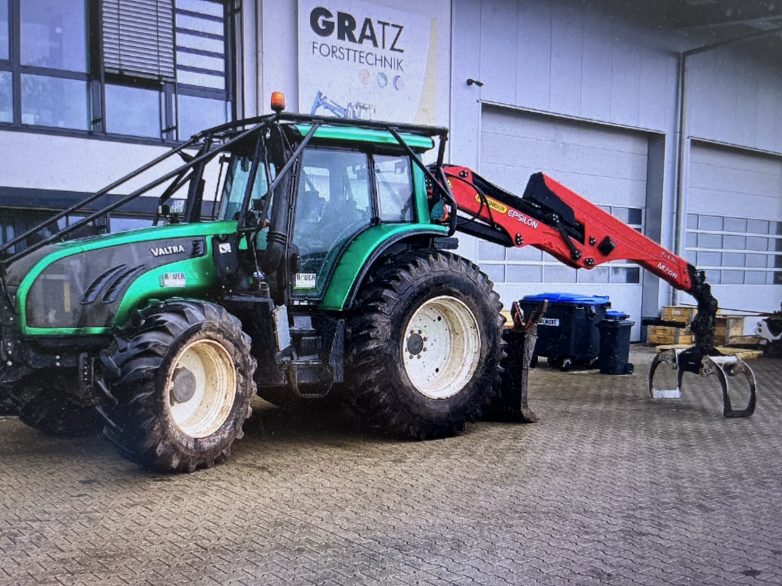 Forstschlepper du type Valtra T 153, Gebrauchtmaschine en Donaueschingen (Photo 1)