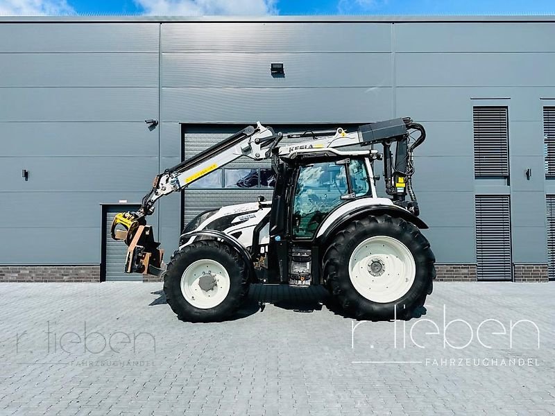 Forstschlepper от тип Valtra Valtra T234 D - SmartTouch - Forstschlepper mit RÜFA / Kesla 305T Rückekran, Gebrauchtmaschine в Haren (Снимка 1)