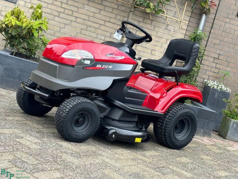 Freischneider & Trimmer of the type Castelgarden Zitmaaier 108cm 2 cilinder V-twin Hydrostaat maaitractor, Gebrauchtmaschine in Ameide (Picture 1)