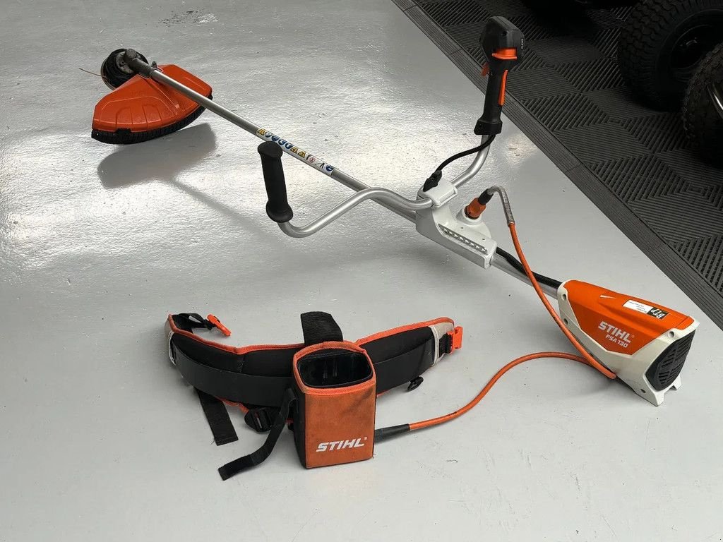 Freischneider & Trimmer tipa Stihl Fsa130 accu bosmaaier gebruikte kantenmaaier, Gebrauchtmaschine u Ameide (Slika 1)