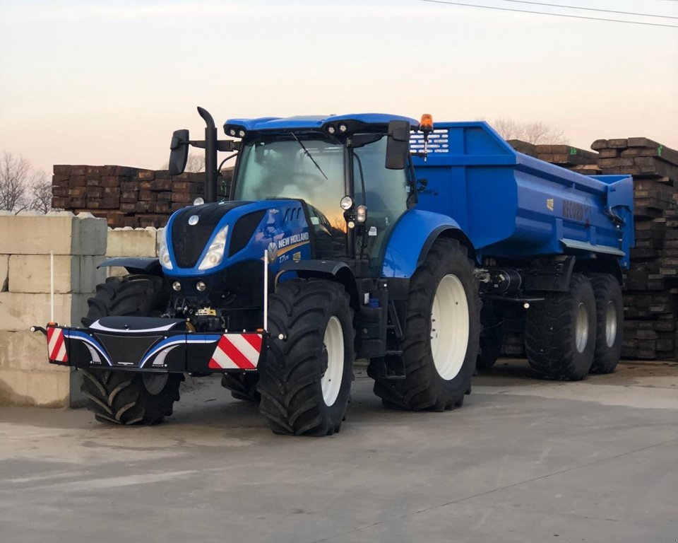 Frontgewicht of the type Agribumper New Holland TractorBumper, Neumaschine in Alphen (Picture 9)