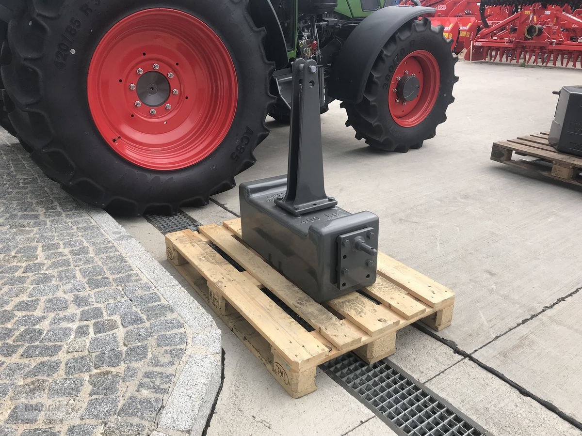 Frontgewicht Türe ait Fendt Gewicht 400 kg, Neumaschine içinde Burgkirchen (resim 5)