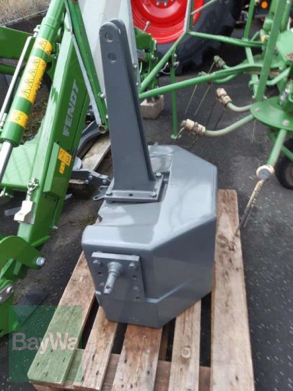 Frontgewicht del tipo Fendt GEWICHT 870 KG, Gebrauchtmaschine en Bad Brückenau (Imagen 3)