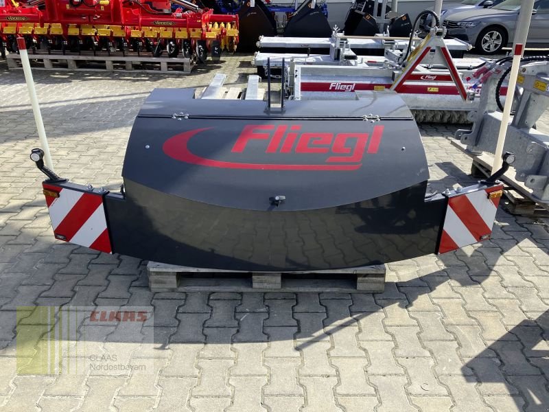 Frontgewicht des Typs Fliegl FRONTGEWICHT STAR 1.000KG, Neumaschine in Birgland (Bild 1)