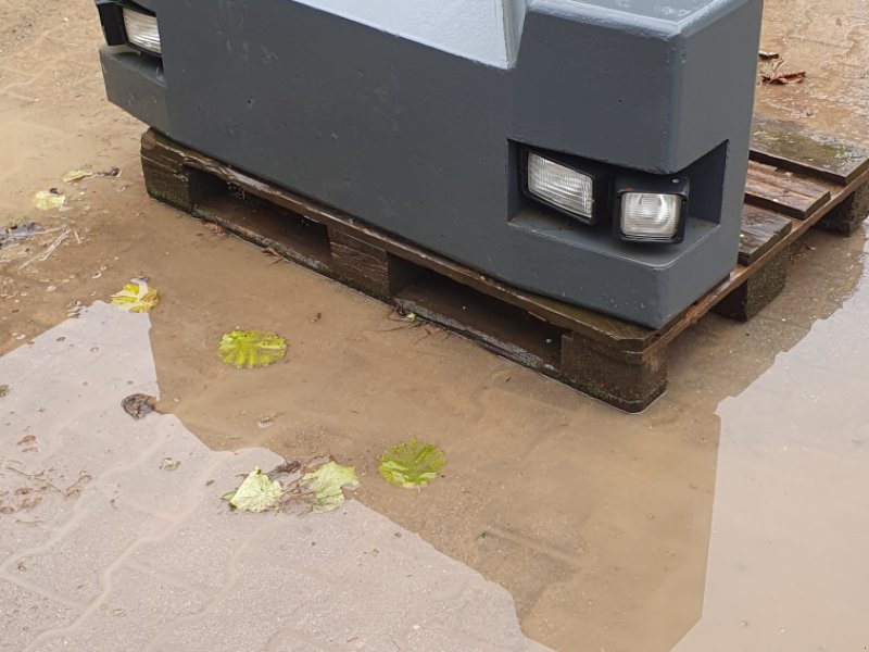 Frontgewicht van het type gewicht 800 Kg, Gebrauchtmaschine in Heideck (Foto 1)