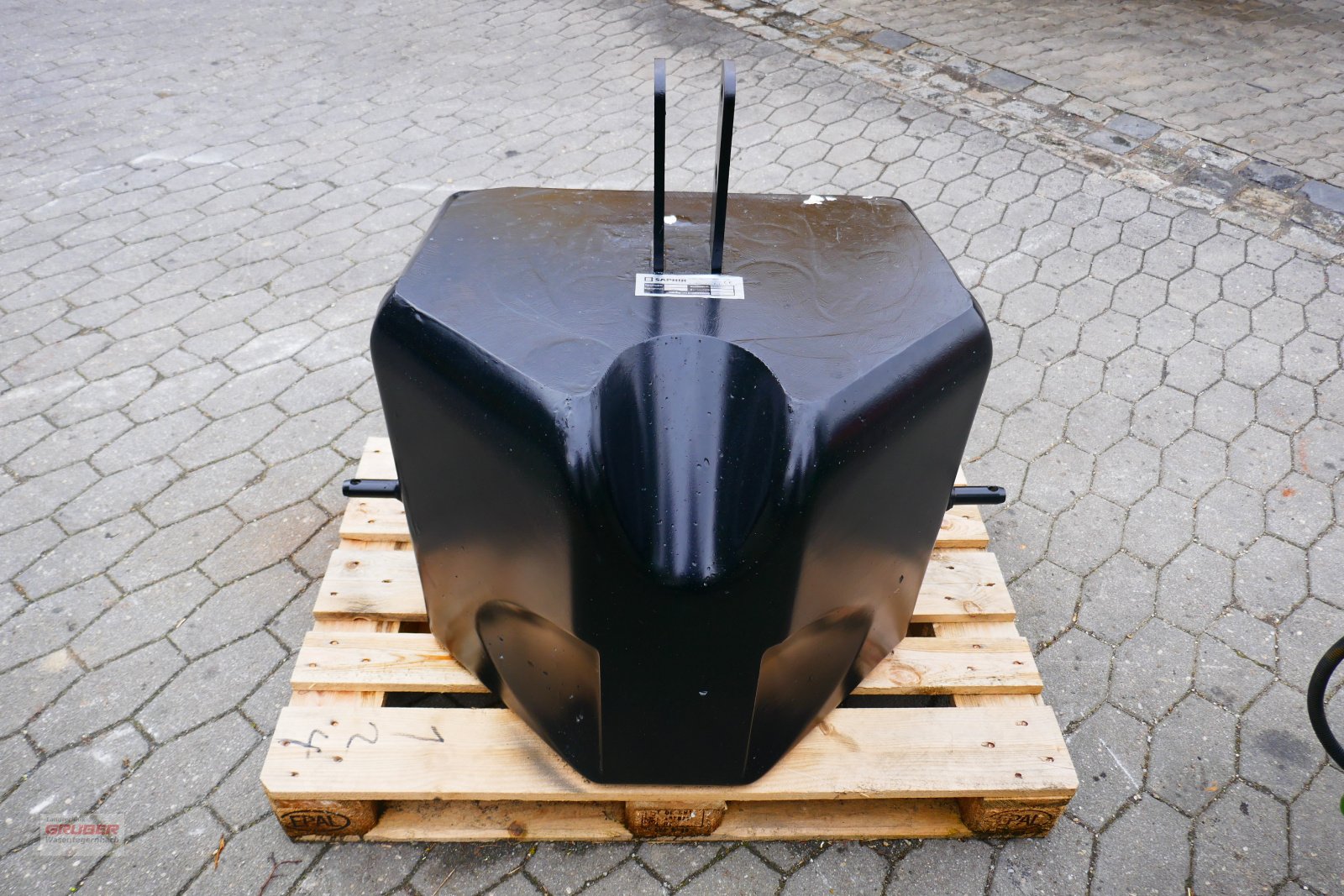 Frontgewicht του τύπου Saphir Stahlbetongewicht Standard 600 kg, Neumaschine σε Dorfen (Φωτογραφία 3)