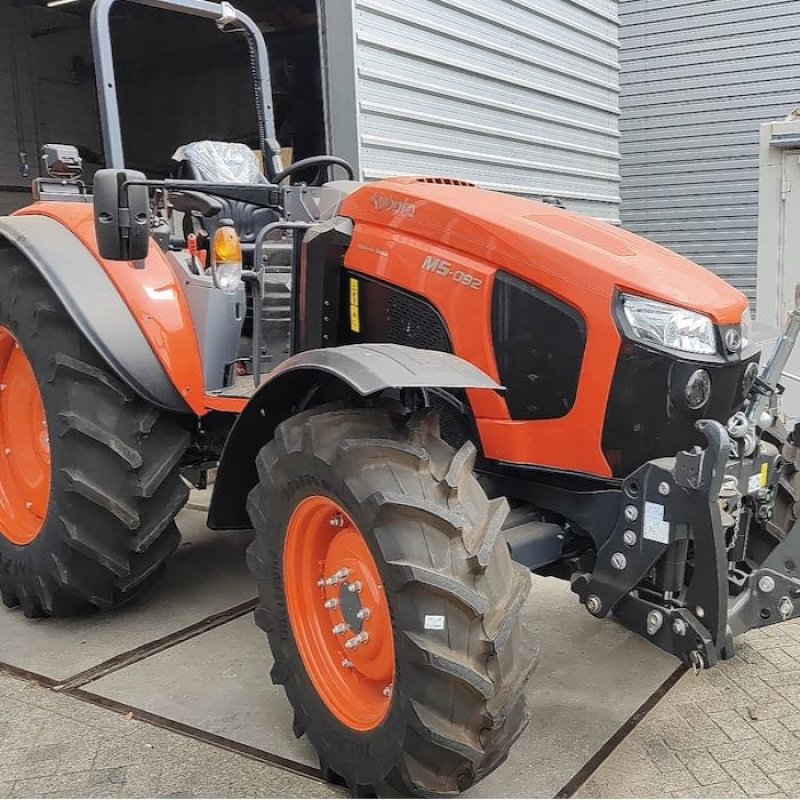 Fronthydraulik of the type Kubota m5-092, Neumaschine in IJsselstein (Picture 1)