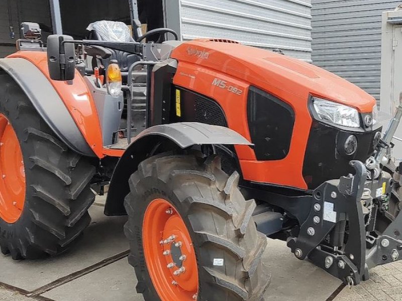 Fronthydraulik of the type Kubota m5-092, Neumaschine in IJsselstein (Picture 1)