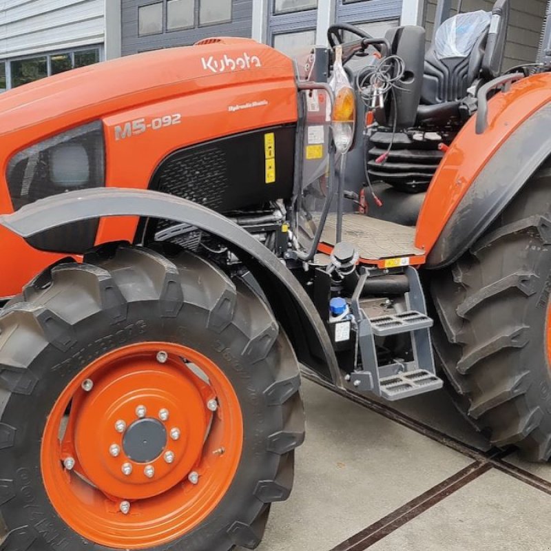 Fronthydraulik des Typs Kubota m5-092, Neumaschine in IJsselstein (Bild 3)