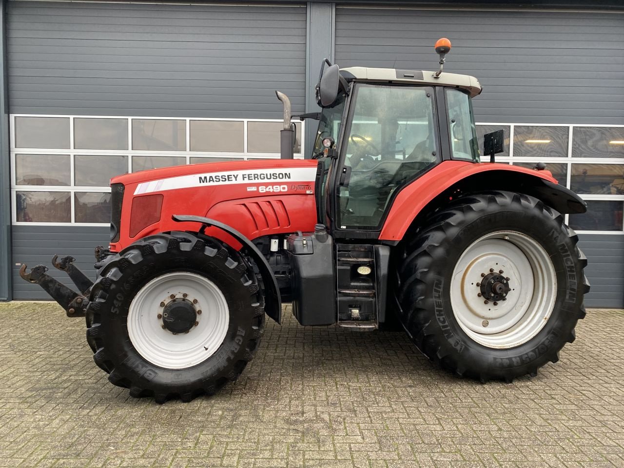 Fronthydraulik типа Massey Ferguson 6490 Dyna-6, Gebrauchtmaschine в Achterveld (Фотография 3)