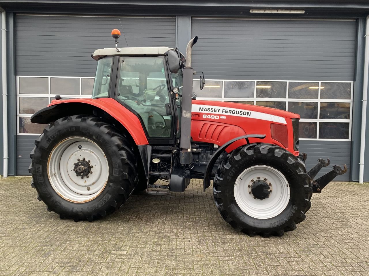 Fronthydraulik типа Massey Ferguson 6490 Dyna-6, Gebrauchtmaschine в Achterveld (Фотография 2)