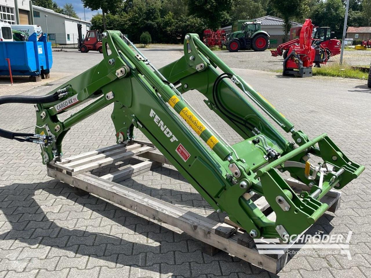 Frontlader des Typs Fendt CARGO 4 X/75 DW, Gebrauchtmaschine in Wildeshausen (Bild 2)