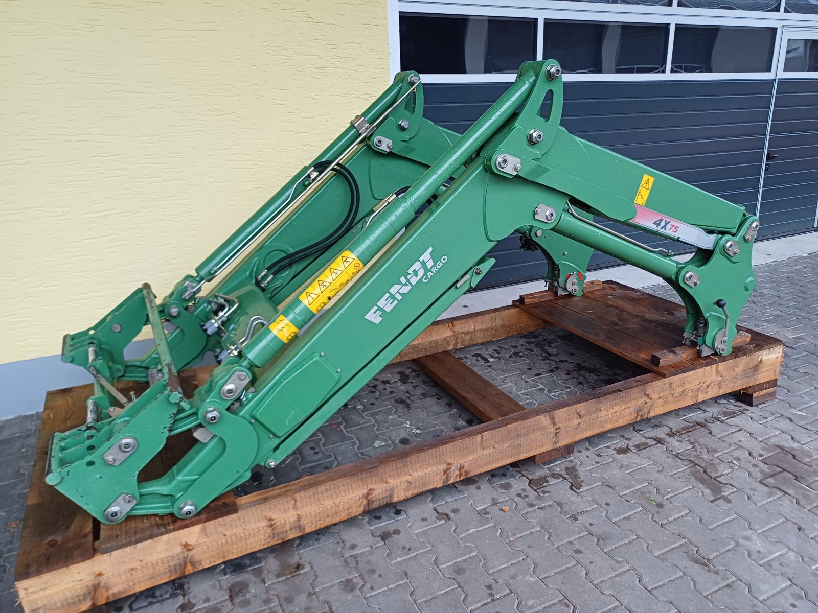 Frontlader van het type Fendt Cargo 4 x 75, Gebrauchtmaschine in Tirschenreuth (Foto 1)