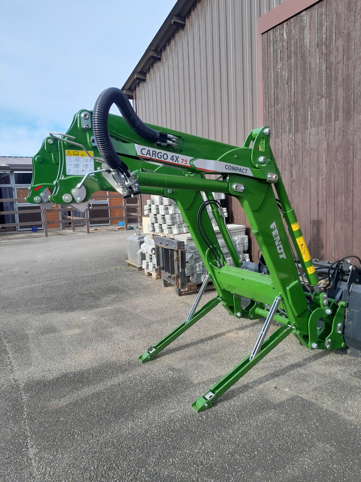 Frontlader of the type Fendt Cargo 4x75 Compact, Neumaschine in Korntal-Münchingen (Picture 1)