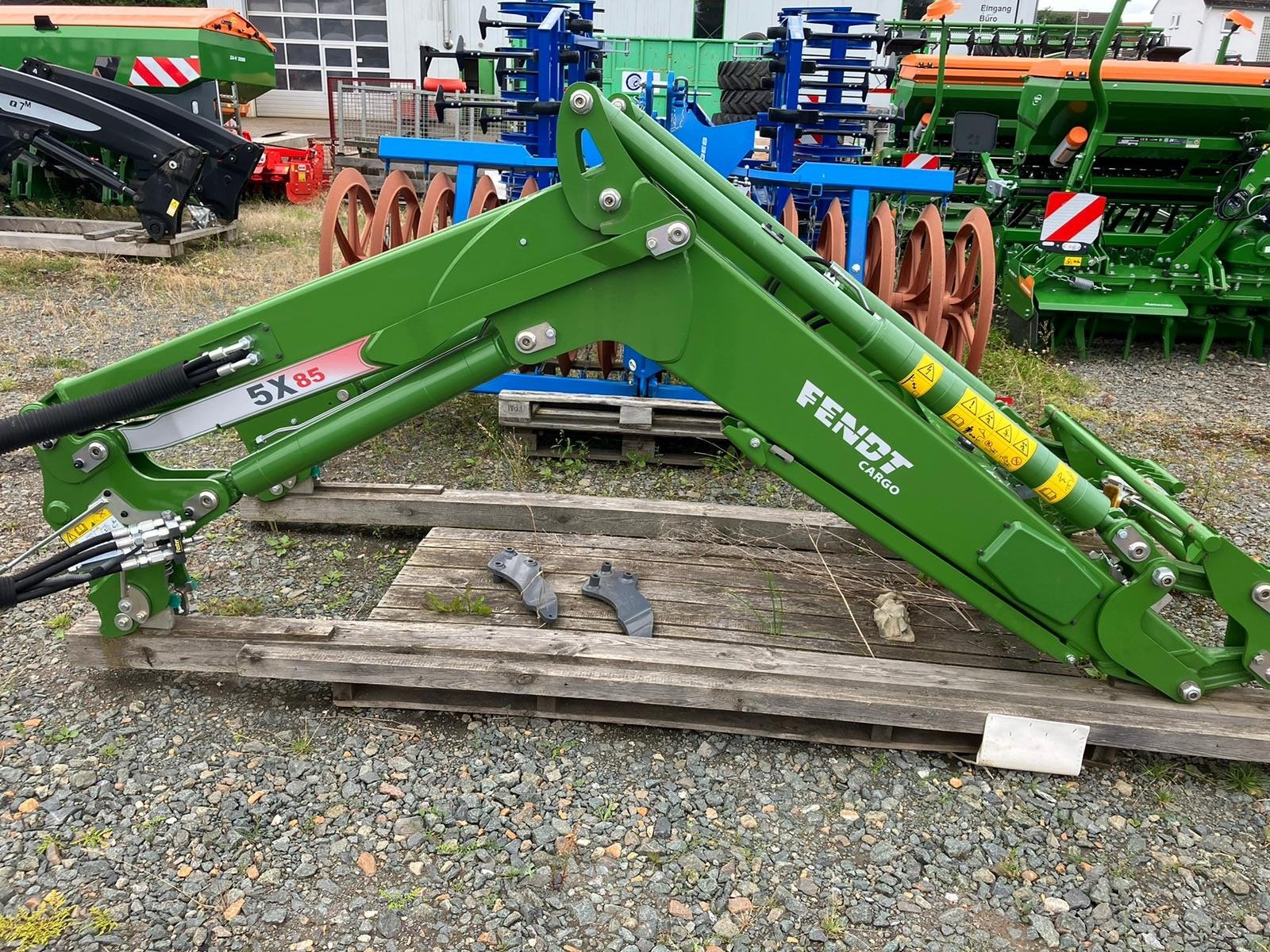 Frontlader des Typs Fendt Frontlader CARGO 5X/85 DW, Neumaschine in Korbach (Bild 1)