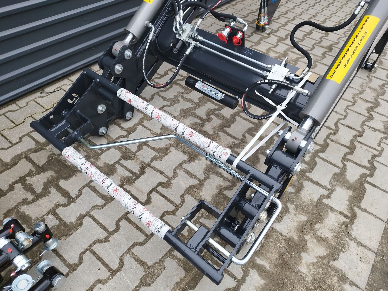 Frontlader za tip Inter Tech Frontlader 1600 KG Trägkraft für Viele Modelle Traktoren, Neumaschine u Neuhardenberg (Slika 12)