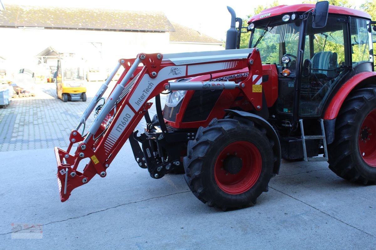 Frontlader van het type InterTech Frontlader IT 1600 inkl. Konsole, Neumaschine in Eberschwang (Foto 1)