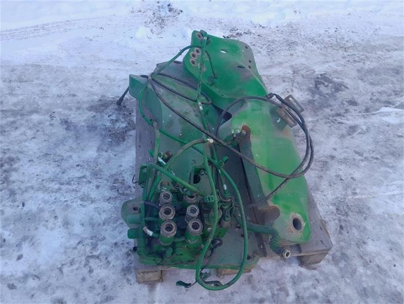 Frontlader del tipo John Deere 7020 og 7030 serie Originale frontlæsserbeslag m u, Gebrauchtmaschine en Randers SV (Imagen 4)