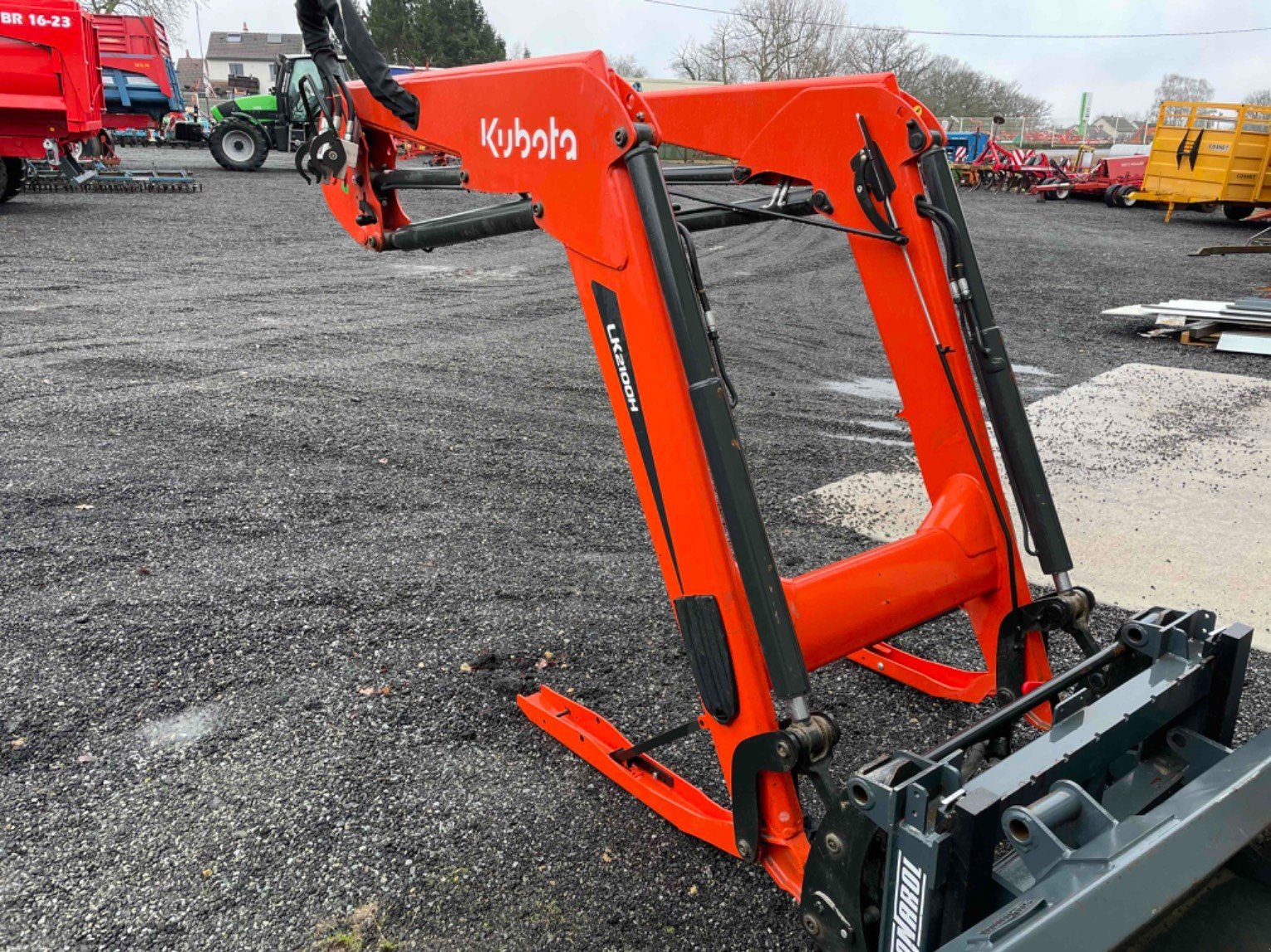 Frontlader typu Kubota Chargeur frontal LK2100H Kubota, Gebrauchtmaschine v LA SOUTERRAINE (Obrázok 3)