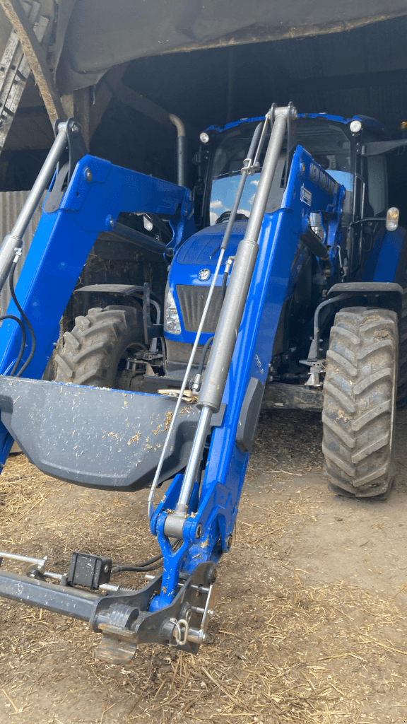 Frontlader typu New Holland LA 715.1, Gebrauchtmaschine w TREMEUR (Zdjęcie 1)