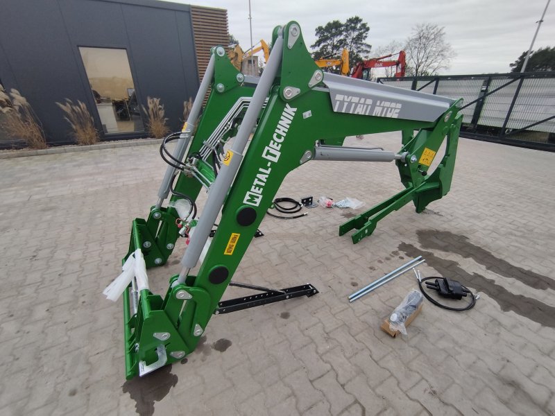 Frontlader of the type Sonstige Frontlader MT02 1600 KG für John Deere Case Farmtrac Ursus Zetor, Neumaschine in Neuhardenberg (Picture 1)