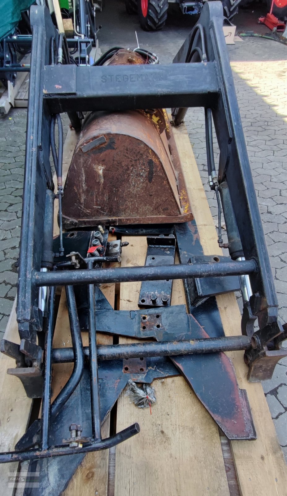 Frontlader typu Stegemann Frontlader mit Anbaukonsolen für IHC B-Familie inkl. Steuergerät und Schaufel * im guten Zustand, Gebrauchtmaschine w Langenzenn (Zdjęcie 4)