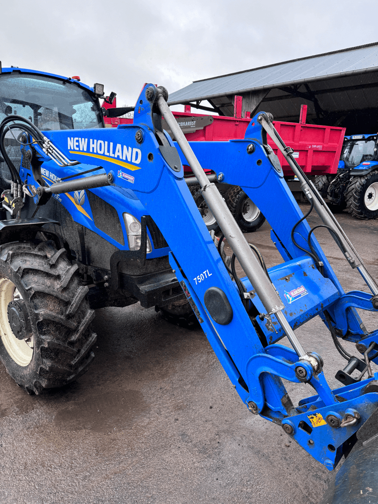 Frontlader van het type Stoll 750 TLMS, Gebrauchtmaschine in TREMEUR (Foto 3)