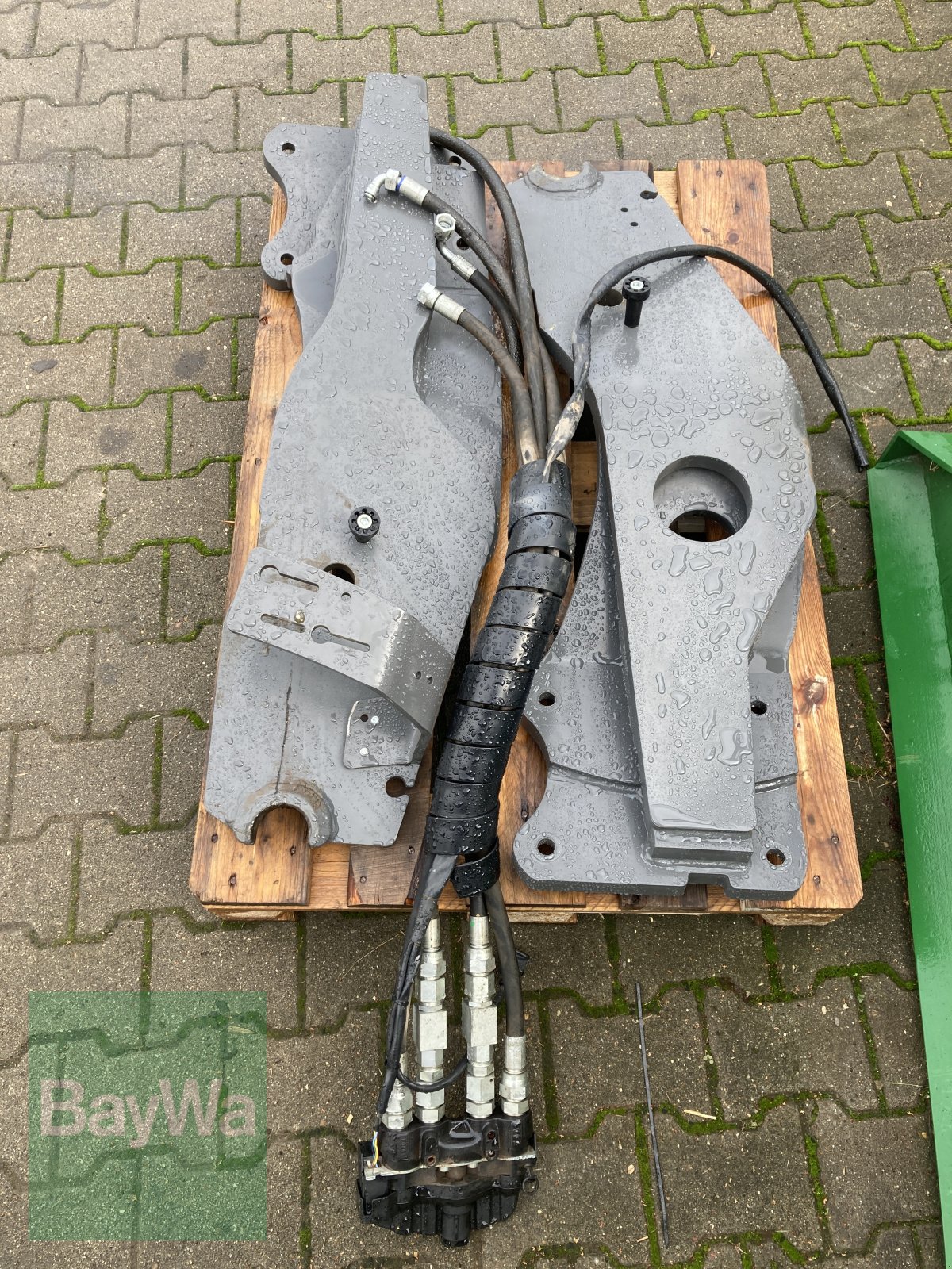 Frontladeranbaukonsole du type Alö Fendt Vario 700 Com 1-3 Frontlader Anbau Konsolen Qucke Q + Multikuppler Hydraulikkuppler, Gebrauchtmaschine en Dinkelsbühl (Photo 1)