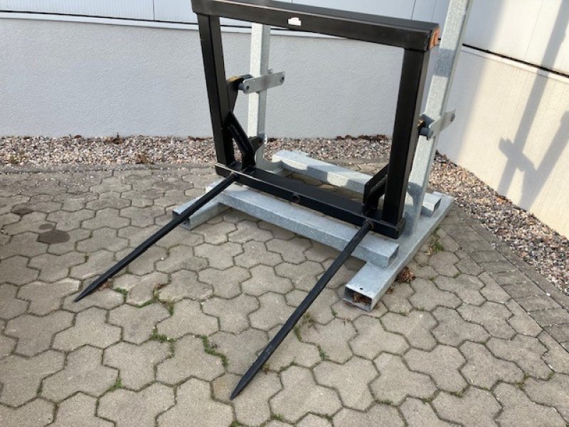 Frontladerzubehör (Bagger) del tipo Alö Ballengabel S+ 115 Euro, Gebrauchtmaschine In Preetz (Immagine 1)