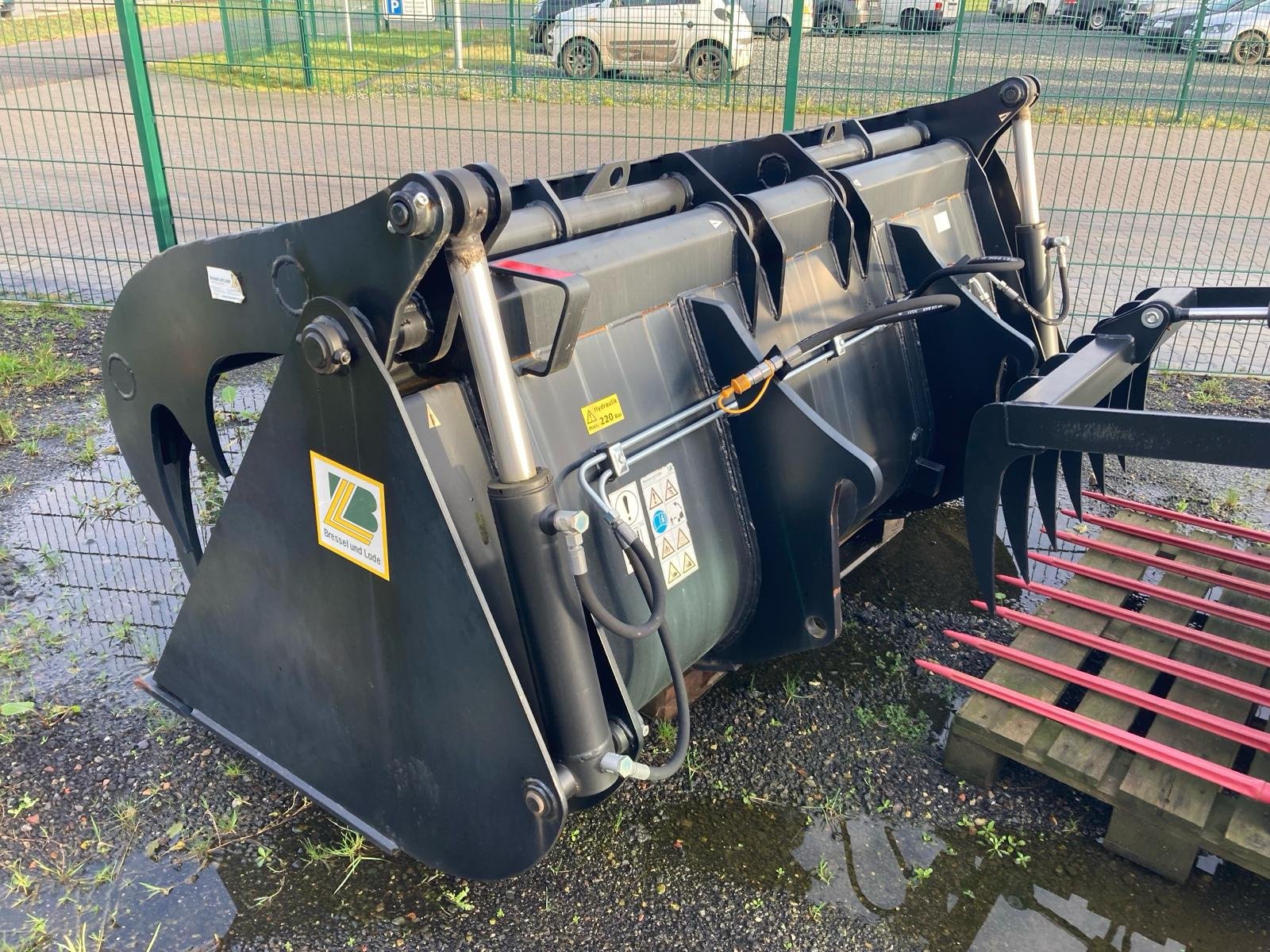 Frontladerzubehör (Bagger) van het type Bressel & Lade Silagebeißschaufel SL 2,40 m, Gebrauchtmaschine in Bevern (Foto 3)