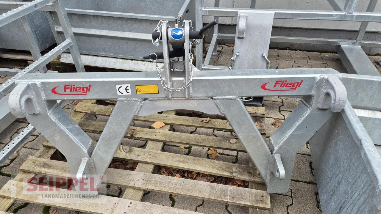 Frontladerzubehör (Bagger) typu Fliegl Frontladeradapter Verstärkte Ausführung, Neumaschine v Groß-Umstadt (Obrázek 2)