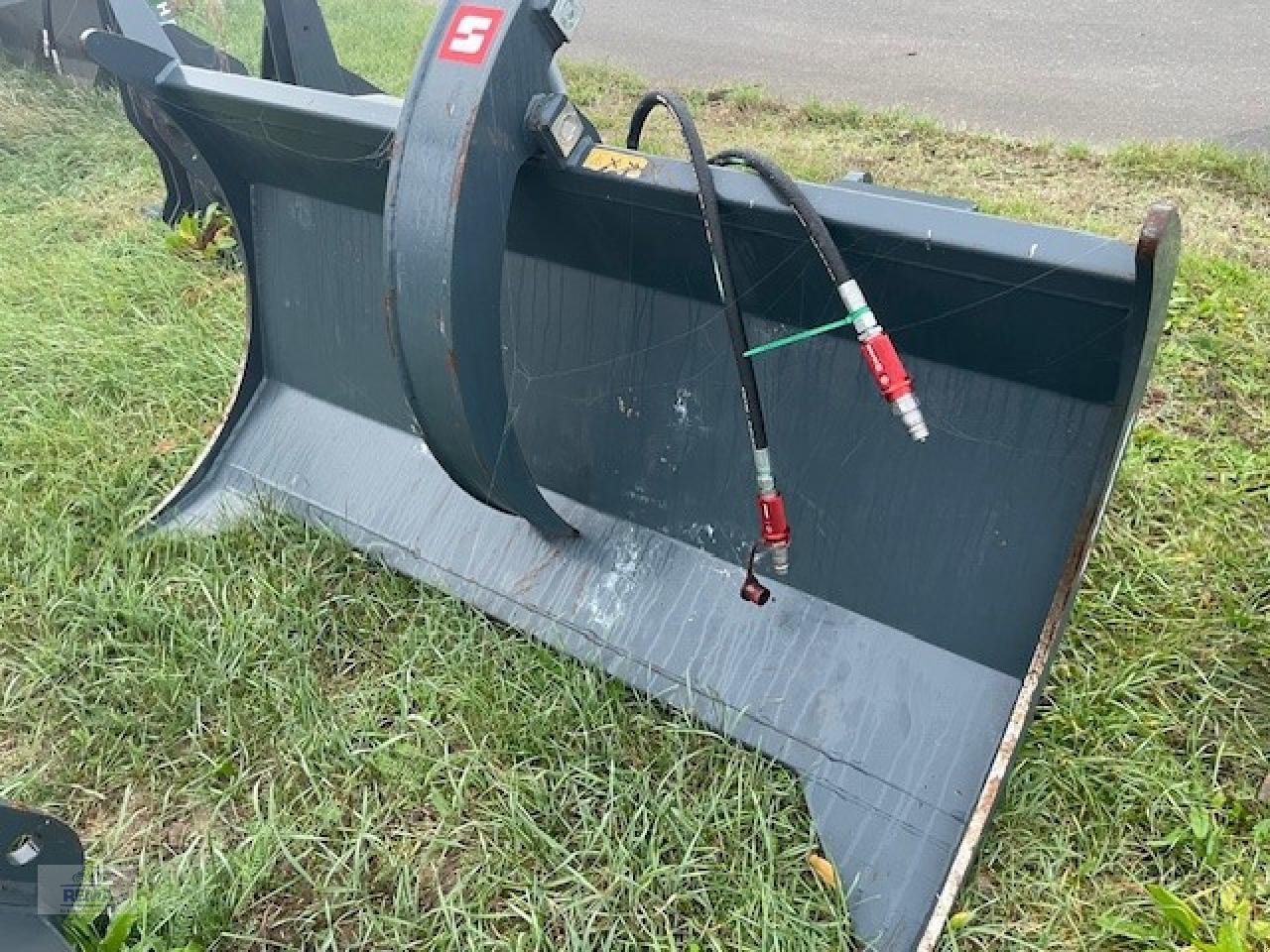 Frontladerzubehör (Bagger) van het type Saphir Polterschild mit Niederhalter, Gebrauchtmaschine in Belzig-Schwanebeck (Foto 1)