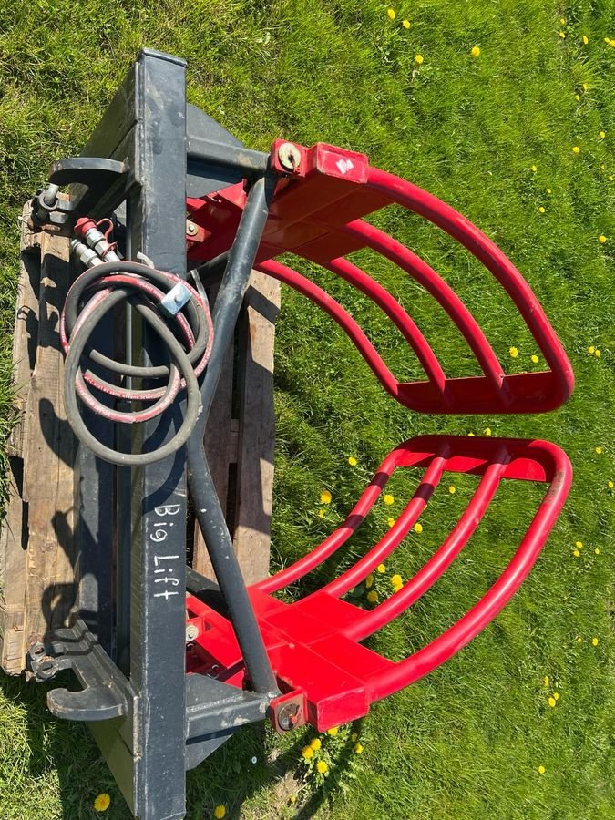 Frontladerzubehör (Bagger) typu Sonstige Ballenzange BigLift Aufnahme, Gebrauchtmaschine v NATTERNBACH (Obrázek 5)