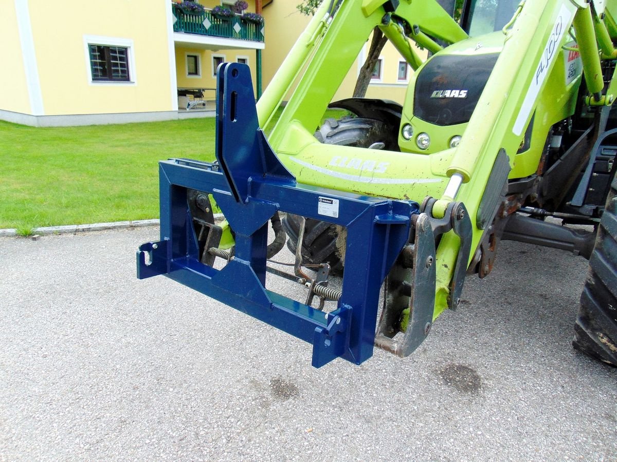 Frontladerzubehör van het type FK Machinery Adapter EURO/Dreipunkt Kat. 2, Neumaschine in Neukirchen am Walde  (Foto 1)