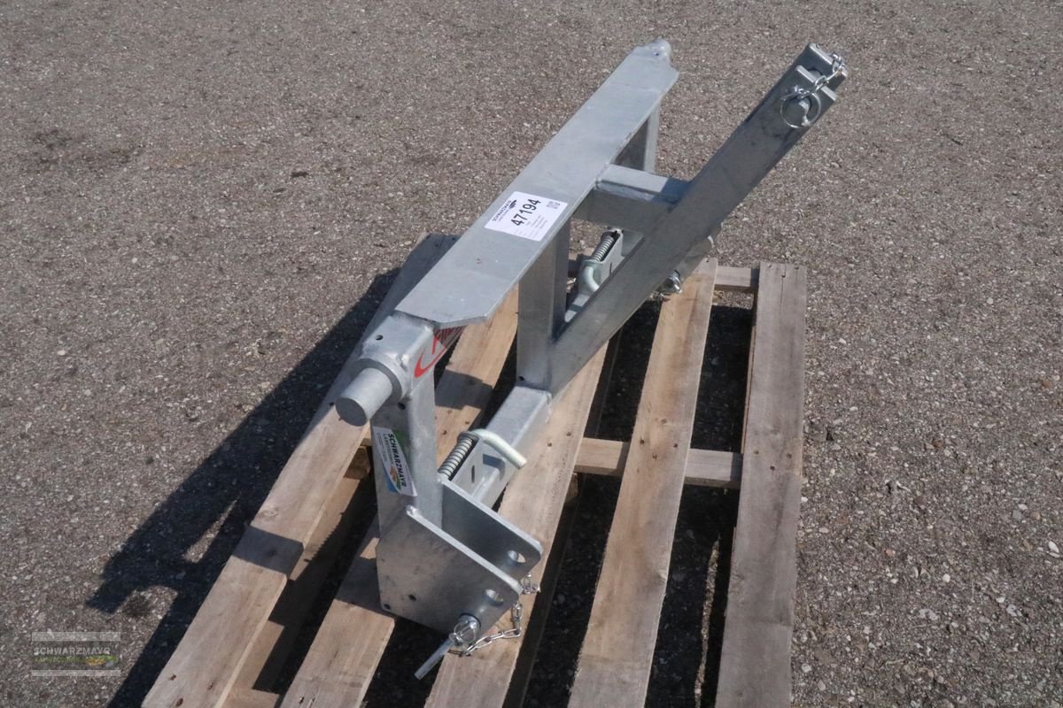 Frontladerzubehör des Typs Fliegl 3-Punktadapter starr, Neumaschine in Gampern (Bild 2)