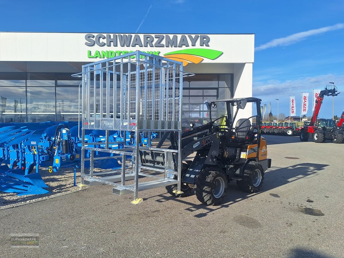 Frontladerzubehör van het type Fliegl AgroCenter Arbeitsbühne hoch, Neumaschine in Aurolzmünster (Foto 16)