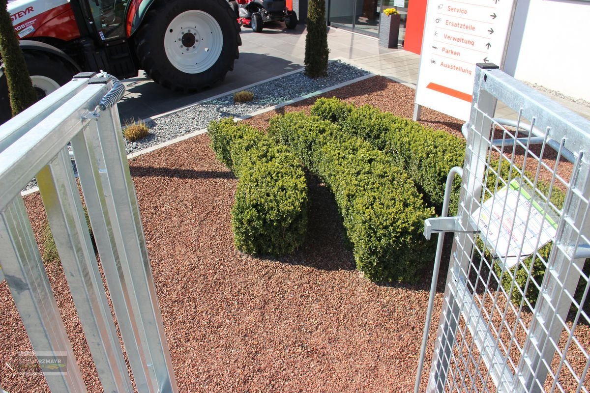 Frontladerzubehör van het type Fliegl Arbeitsbühne hoch Euro, Neumaschine in Aurolzmünster (Foto 15)