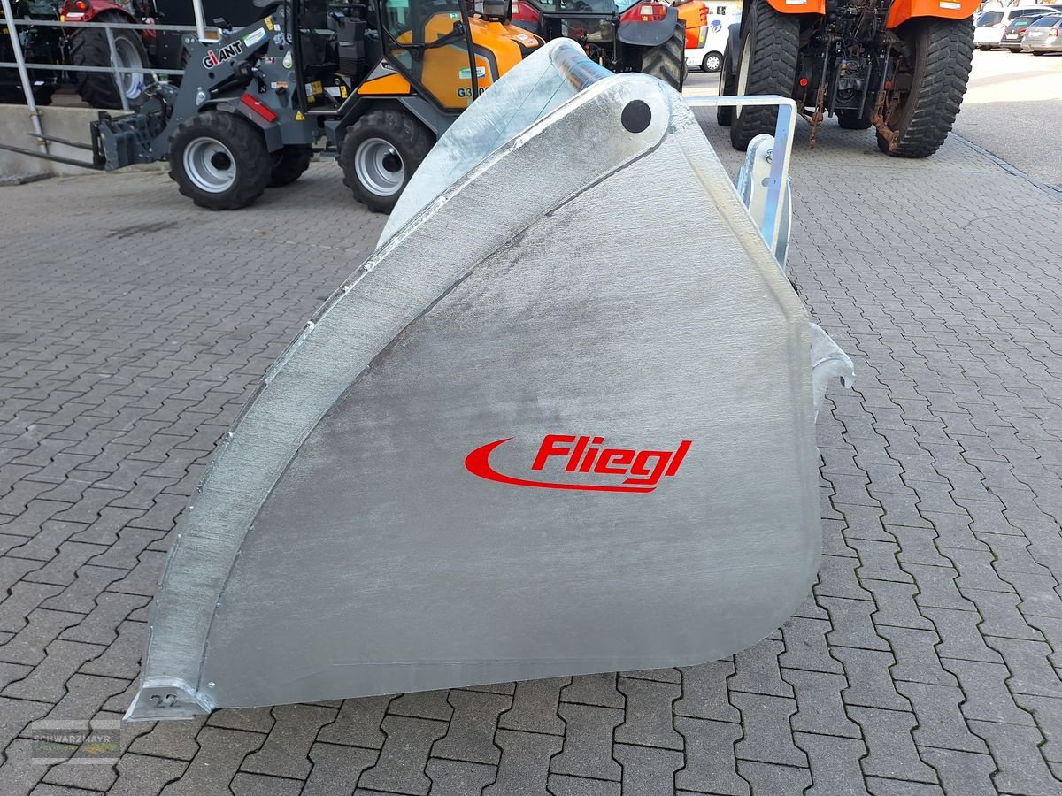 Frontladerzubehör des Typs Fliegl Hochkippschaufel 2200mm, Neumaschine in Aurolzmünster (Bild 4)