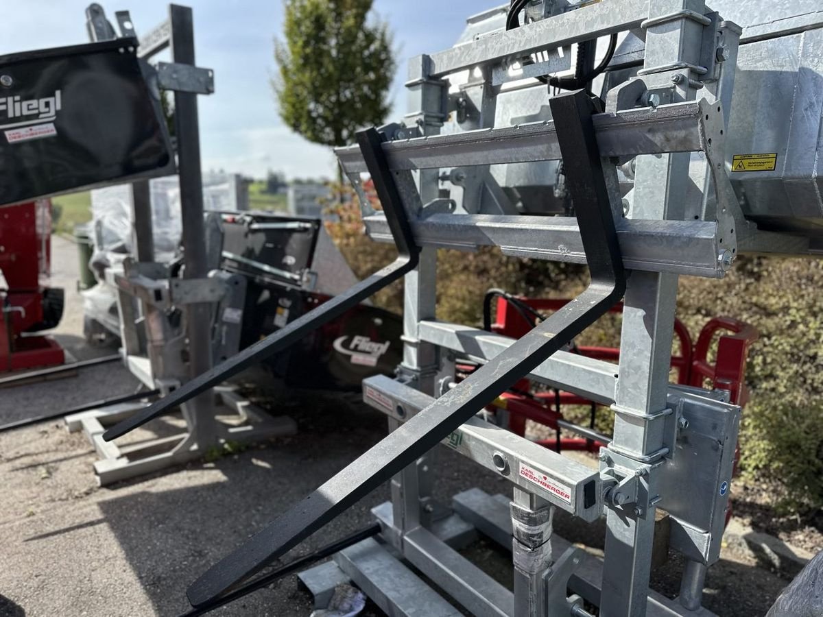 Frontladerzubehör van het type Fliegl Palettengabel verzinkt, Neumaschine in St. Marienkirchen (Foto 1)