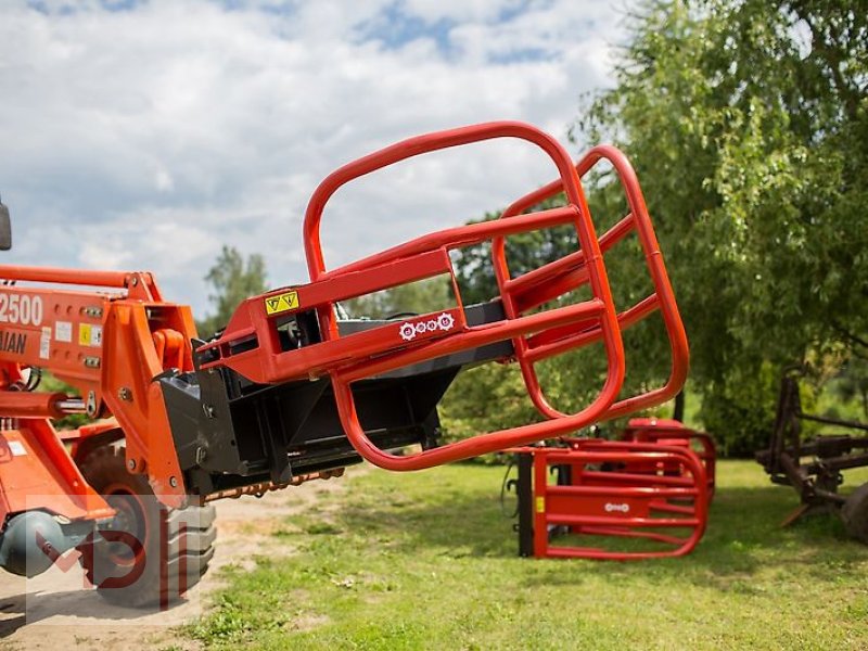 Frontladerzubehör van het type MD Landmaschinen AT Ballenzange 2 Zylinder, Neumaschine in Zeven (Foto 1)