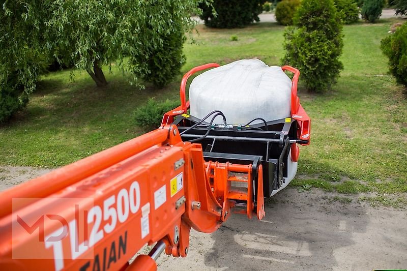 Frontladerzubehör del tipo MD Landmaschinen AT Ballenzange 2 Zylinder, Neumaschine en Zeven (Imagen 5)