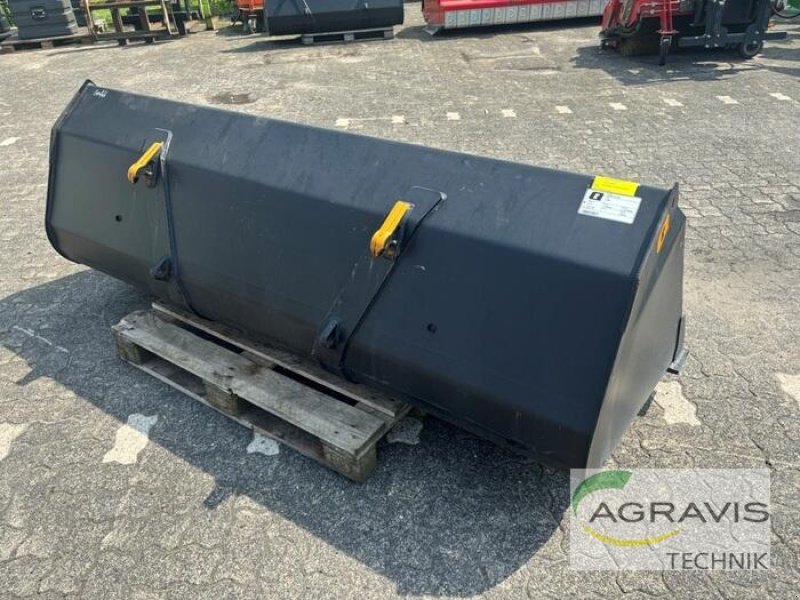 Frontladerzubehör van het type Quicke UNIVERSALSCHAUFEL GM 245 EURO, Neumaschine in Coesfeld (Foto 3)